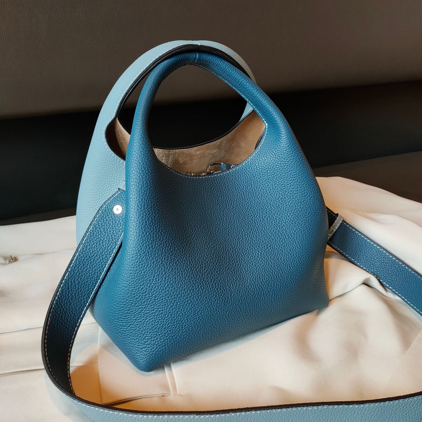 Horizon Travel Bag